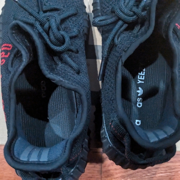 Yezzy 350 V2 - Picture 6 of 8